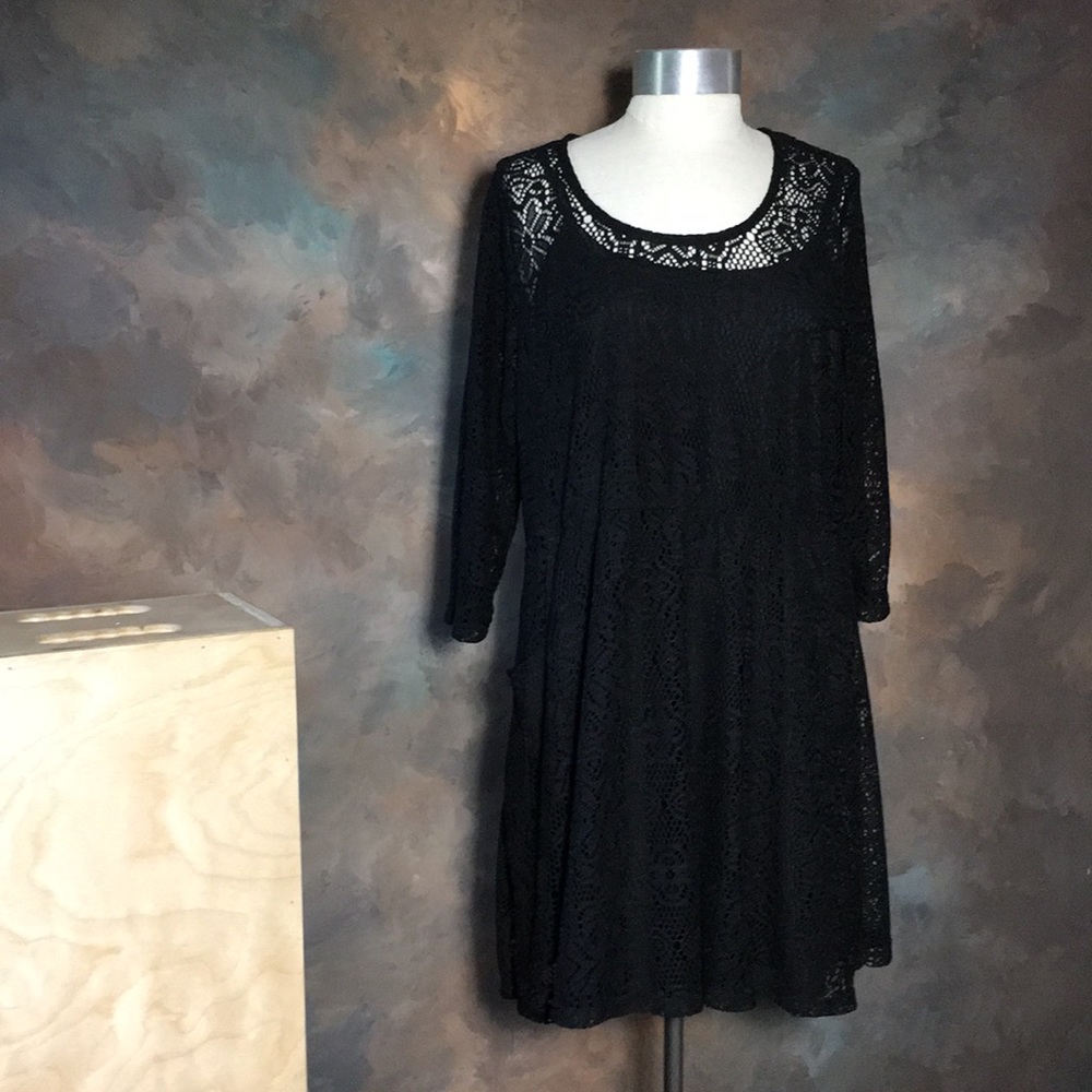 Black lace dress