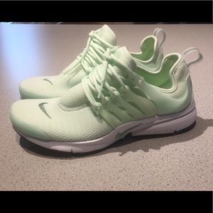 Nike Air Presto, women’s size 8