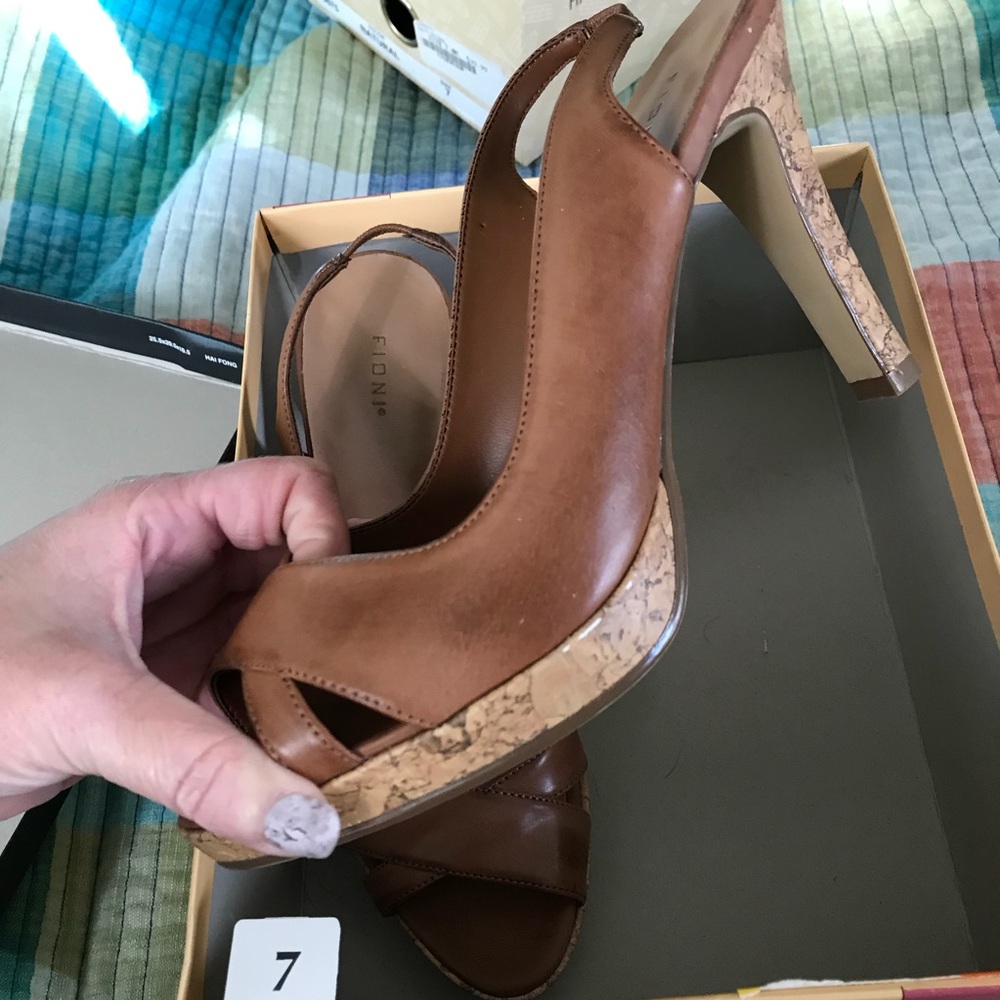 SLINGBACK HEELS - NEVER WORN