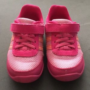 Stride Rite - LIKE NEW! Worn once. Memory foam.