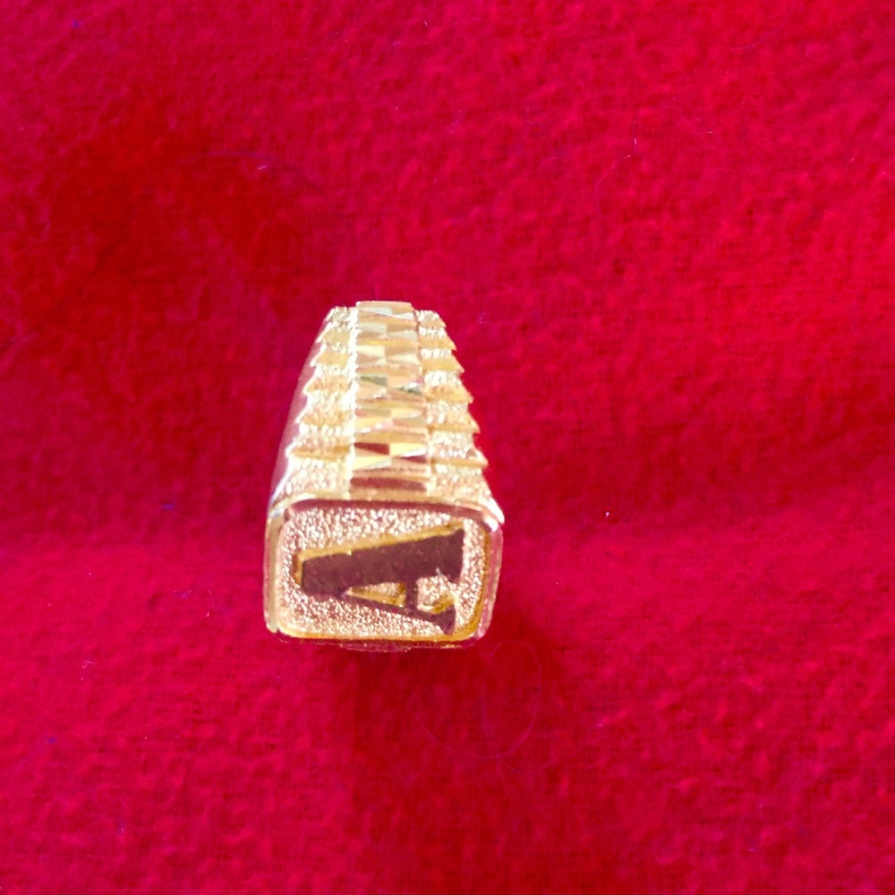 22 KARATE  GOLD RING - Picture 5 of 5