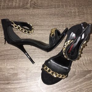 Never worn! Heels with chain detail