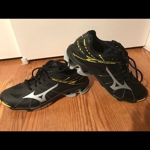 Brand New Mizuno Volleyball Shoes