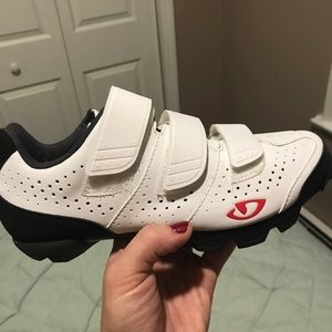 Size 38 giro cycling shoes