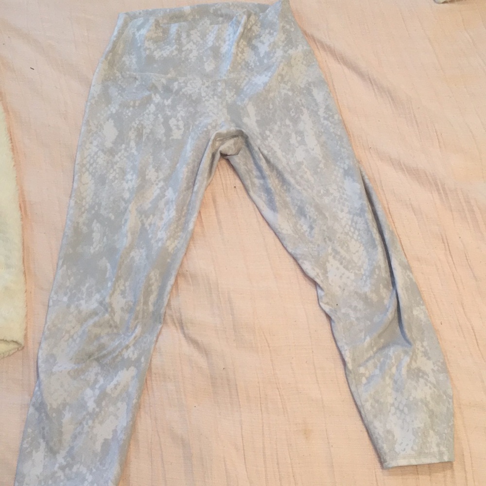 Alo yoga high waist airbrush Capri legging