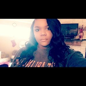 Meet your Posher, Deshaila