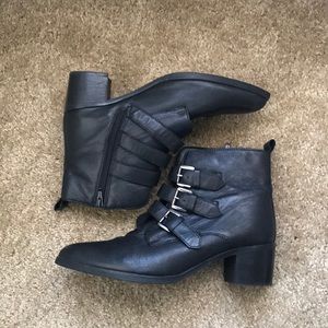 Genuine leather ankle boots with buckle straps