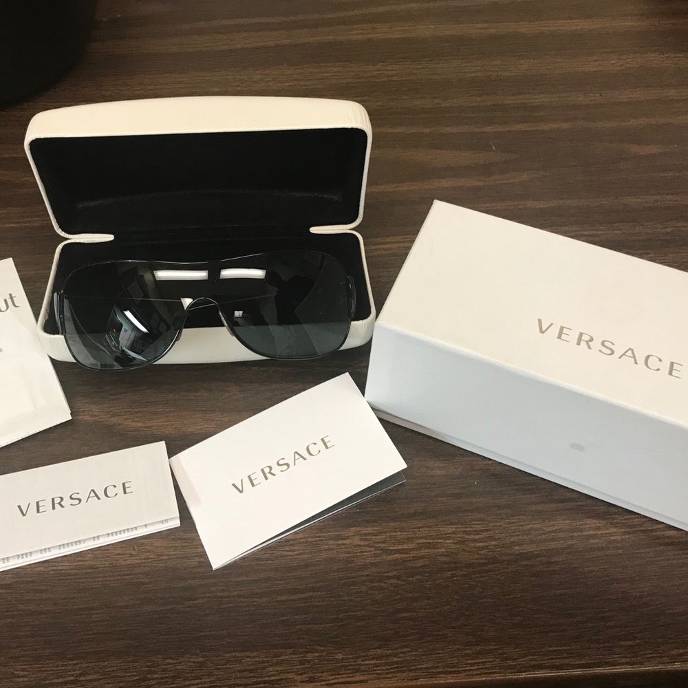 2101 Versace Sunglasses Like New!!!