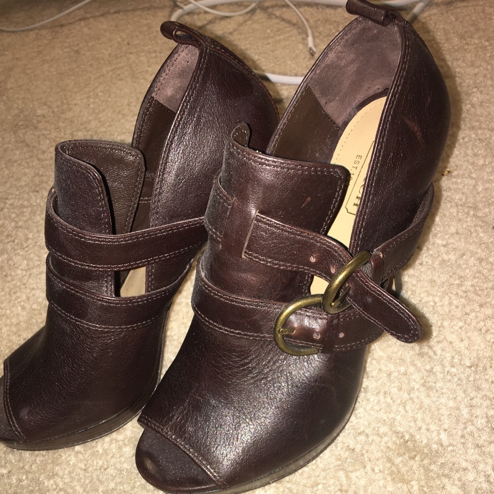 100% authentic Coach brown leather booties