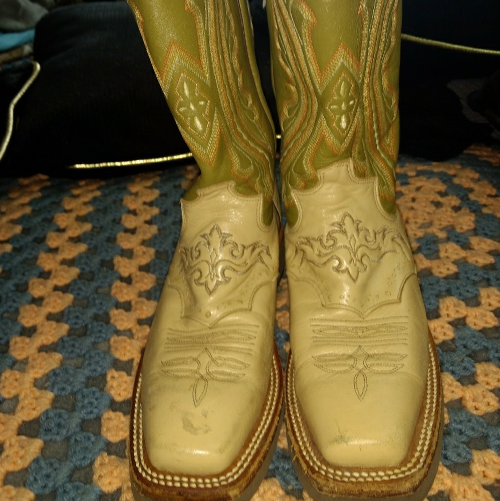 Justin Tekno Crepe Boots