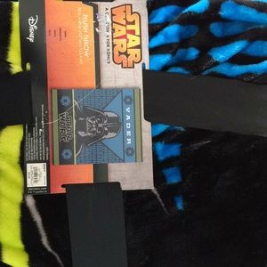 NEW IN PACKAGE STAR WARS VADER PLUSH THROW