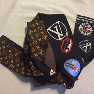 Louis Vuitton world tour bandeau scarf