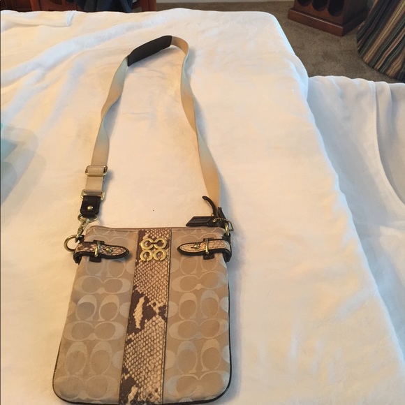 Coach shoulder bag - Picture 2 of 3