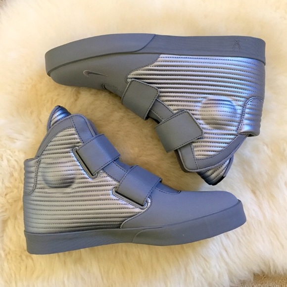 Nike Flystepper 2K3 Sneaker In Gray - Picture 2 of 8