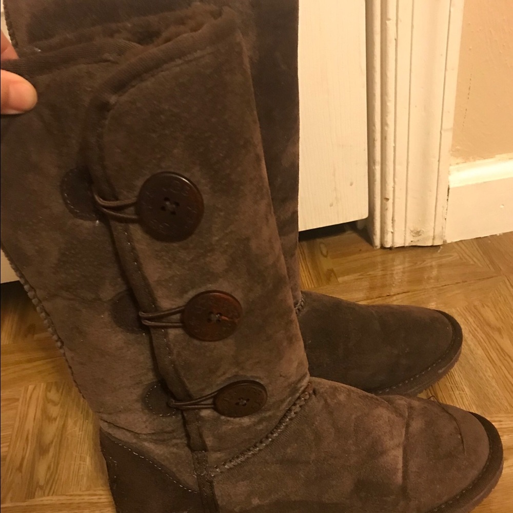 UGGS Brown Button Tall 7