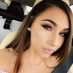 Meet your Posher, Diedra