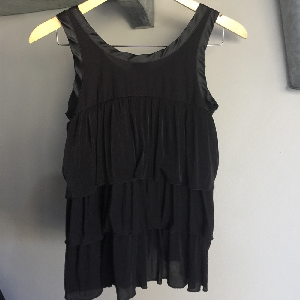 ๐H&M Ruffled top ๐ - Picture 3 of 7