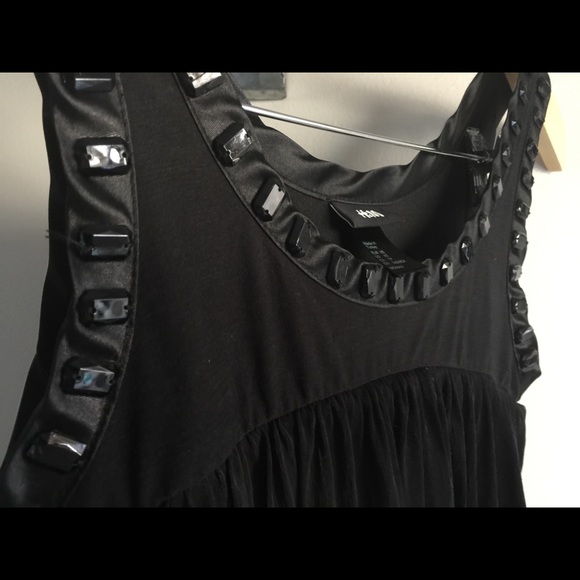 🎊H&M Ruffled top 🎊 - Picture 6 of 7