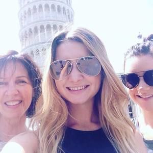 Meet your Posher, Casey