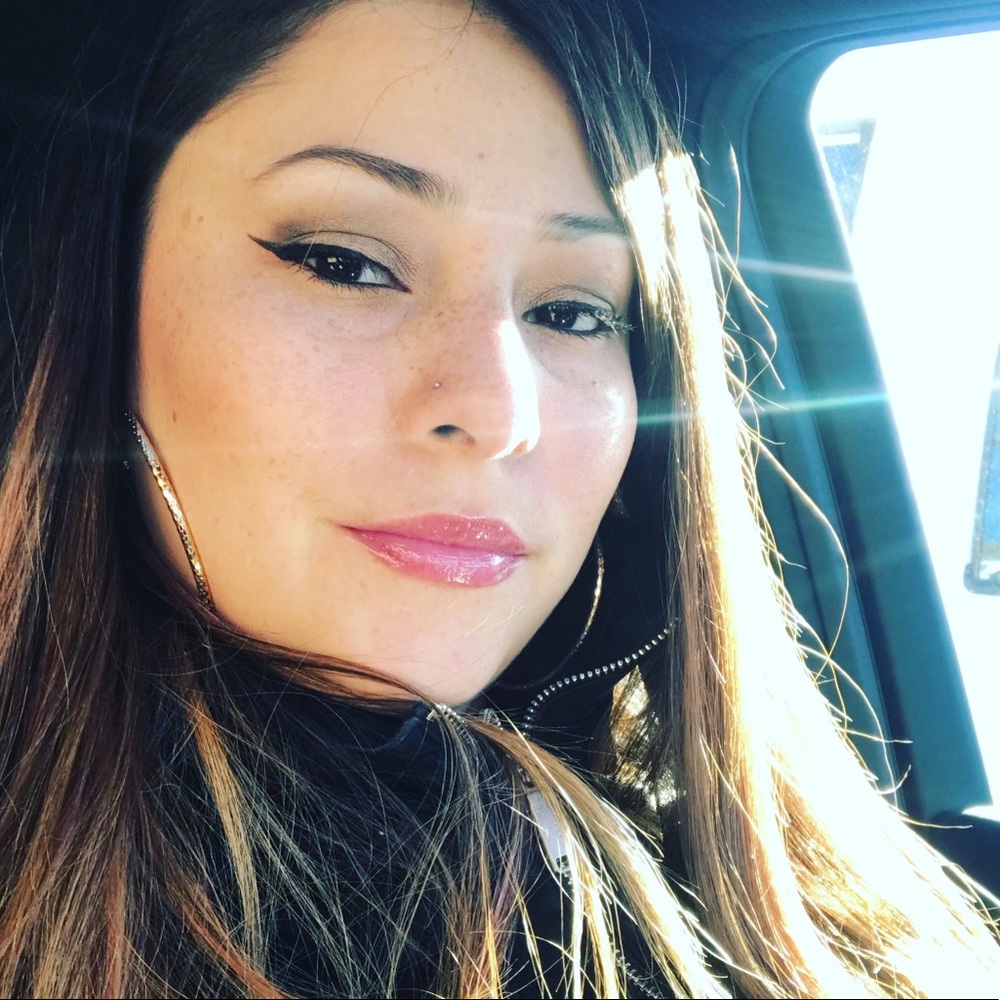 Meet your Posher, Candice