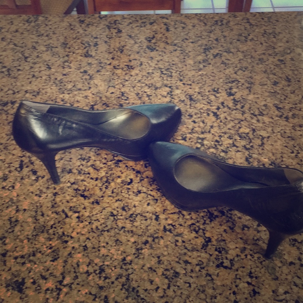 Nine West black pumps