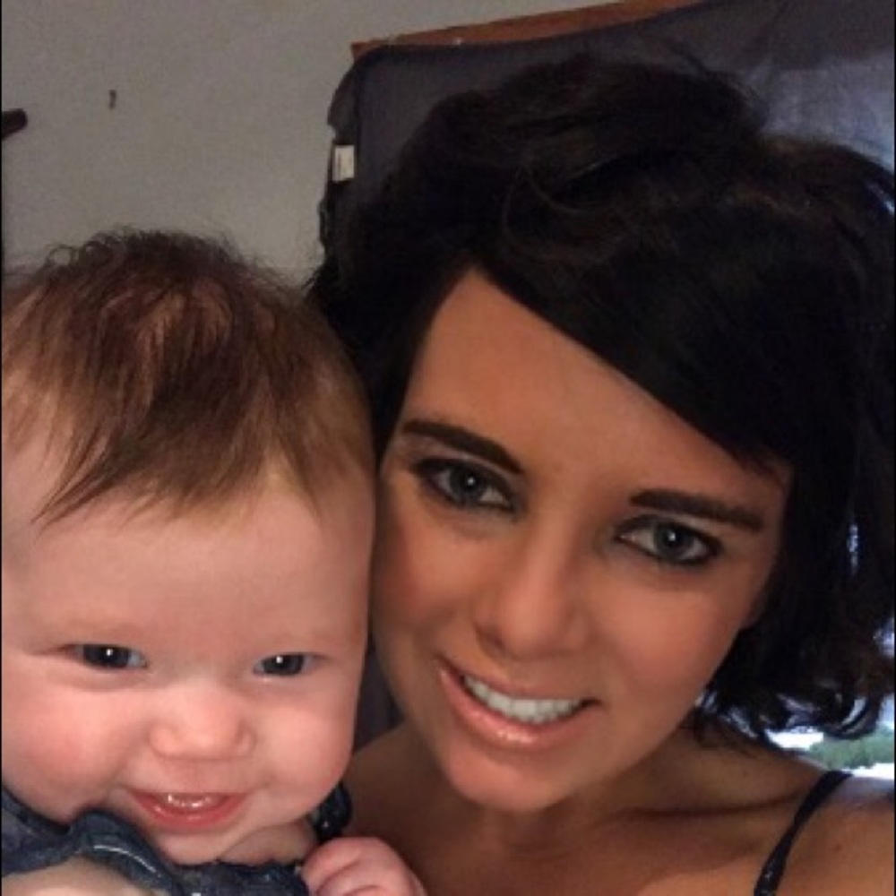 Meet your Posher, Caitlin