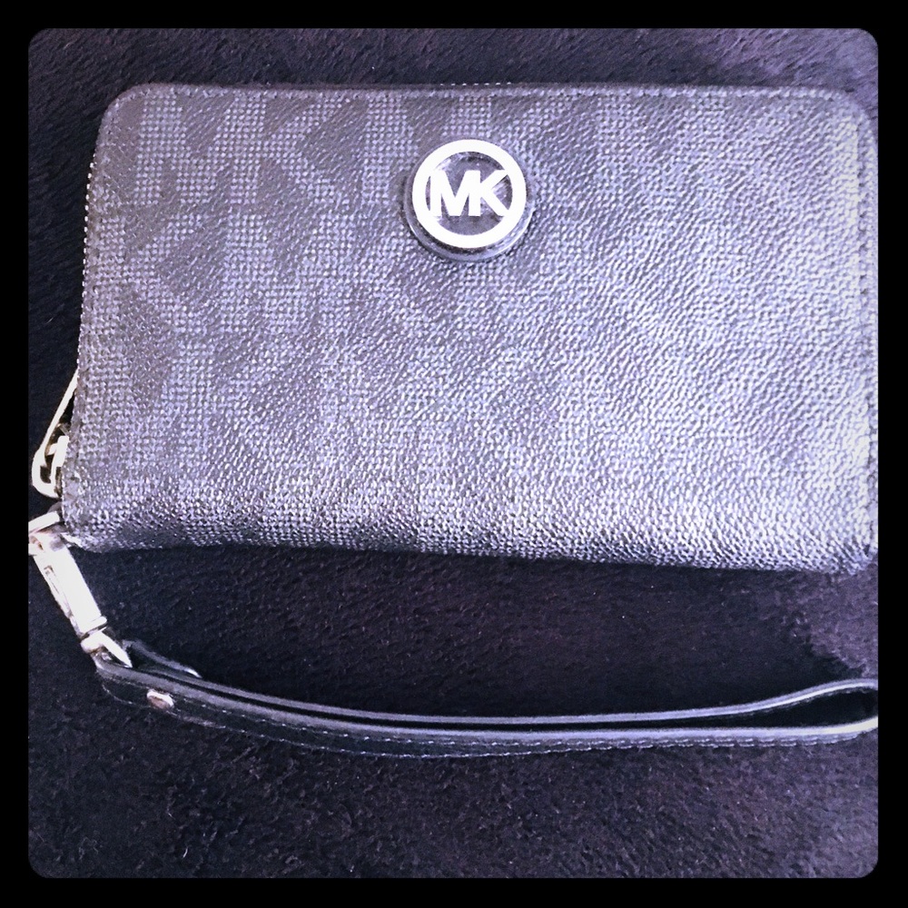 Michael Kors Authentic Wallet