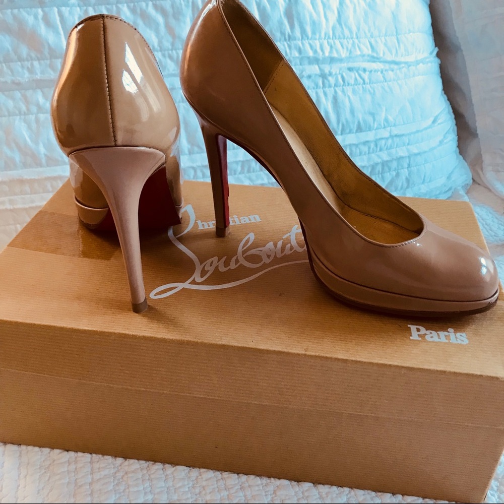 Christian Louboutin nude pumps authentic! sz 6/36