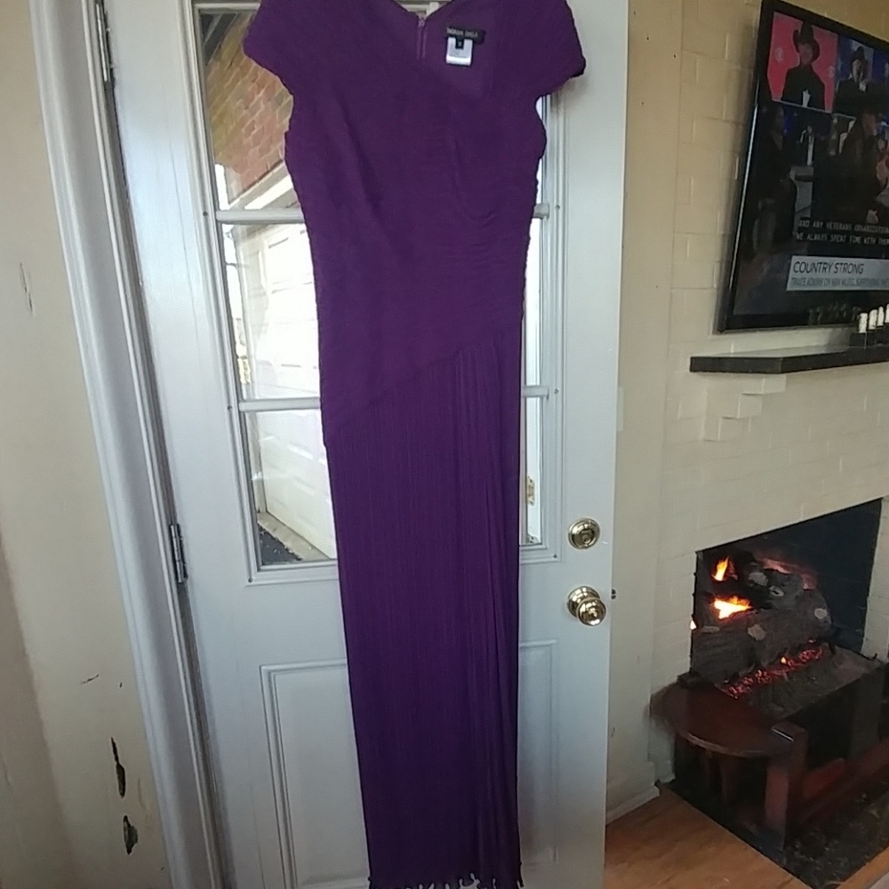 NWOT TADASHI SHOJI EVENING GOWN