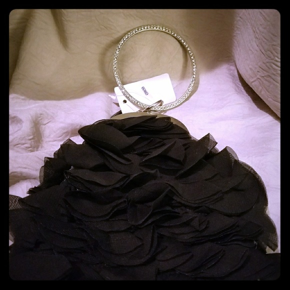Ruffle clutch/wristlet - Picture 1 of 1