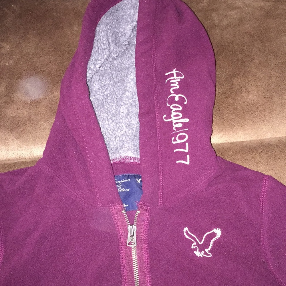 AMERICAN EAGLE BURGUNDY ZIP UP!