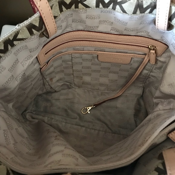 Michael Kors bag - Picture 3 of 4