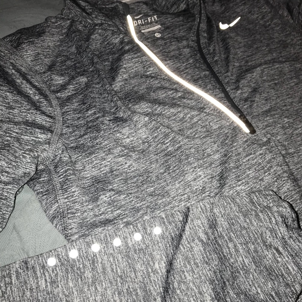 Nike Half Zip in Heather Grey