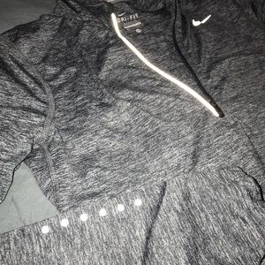 Nike Half Zip in Heather Grey