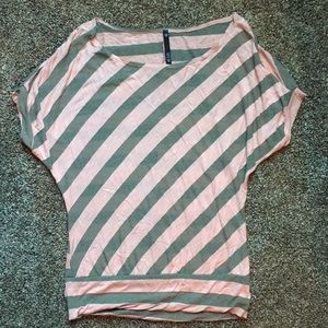 Love culture salmon and gray top.