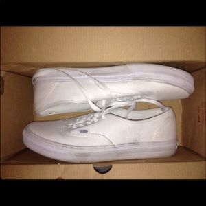 Men’s White Vans