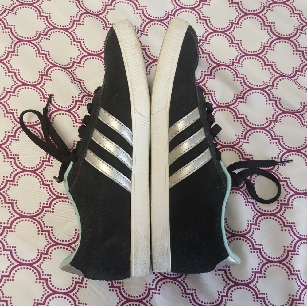 《 Adidas Neo 》