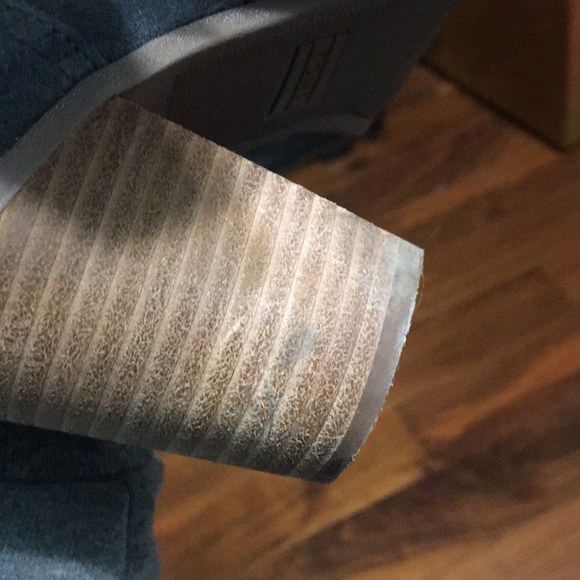 Toms Suede Block Sandals - Picture 8 of 8