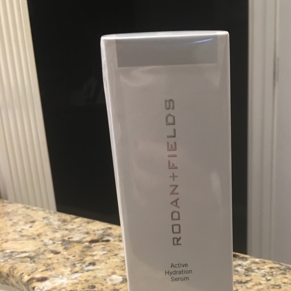 Roden and Fields Hydrating Serum NEW