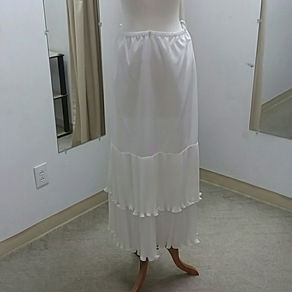 WHITE LaBelle 2 pc Wedding dress - Picture 5 of 8