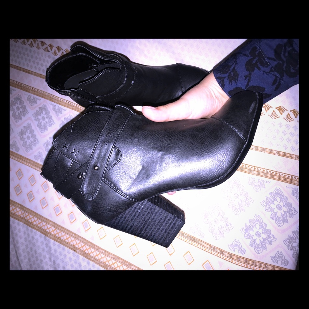 Black booties size 7