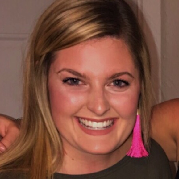 Meet your Posher, Haley - Picture 1 of 1