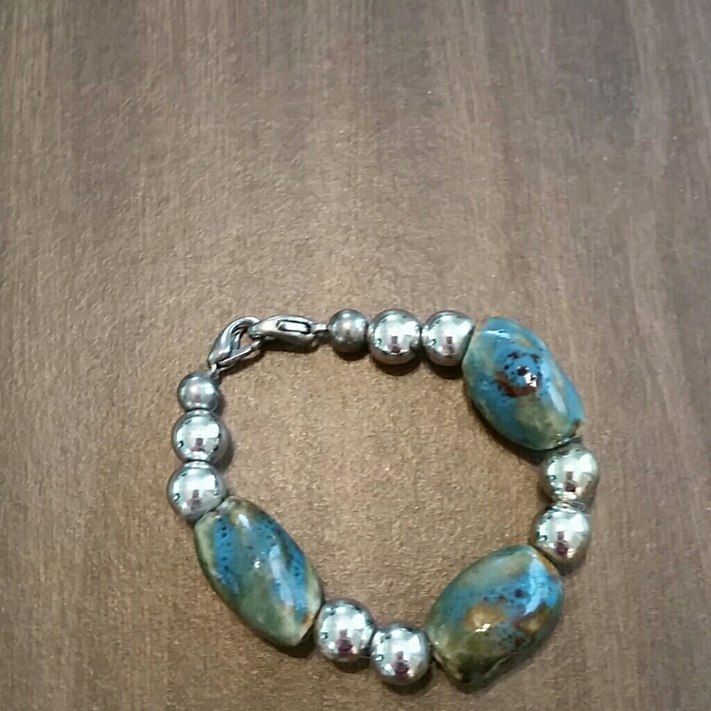 GORGEOUS BEAD AND SILVER BRACELET