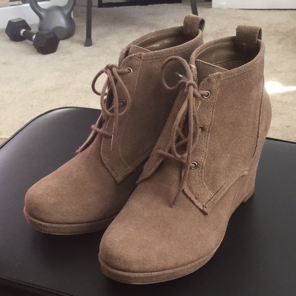 DV by Dolce Vita Shoes - DV Dolce Vita Suede Wedge Ankle Bootie Tan Sz 6
