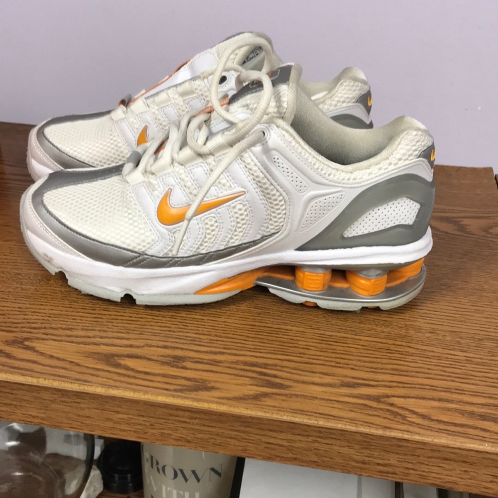 Gently used Nike shox turbo v women’s shoes