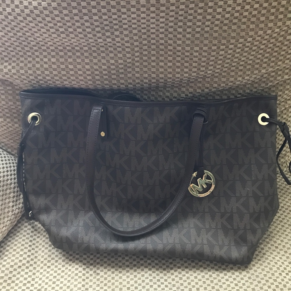 SALE!!! Michael Kors Tote Bag