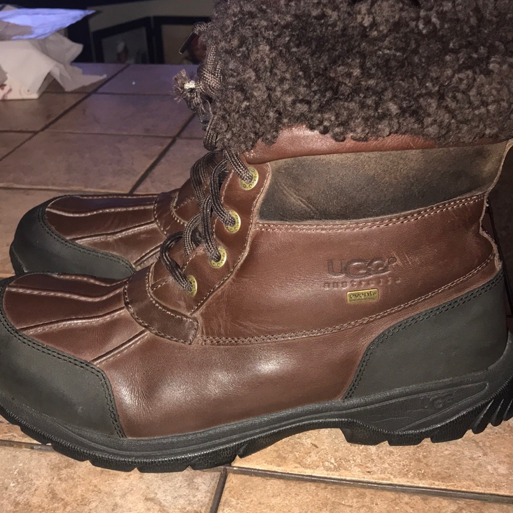 SOLD ‼️Cleaned UGGs Men’s