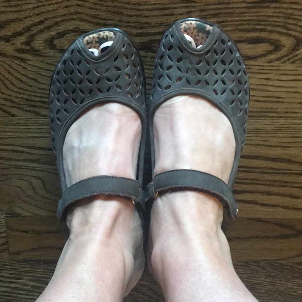 Keep sandals