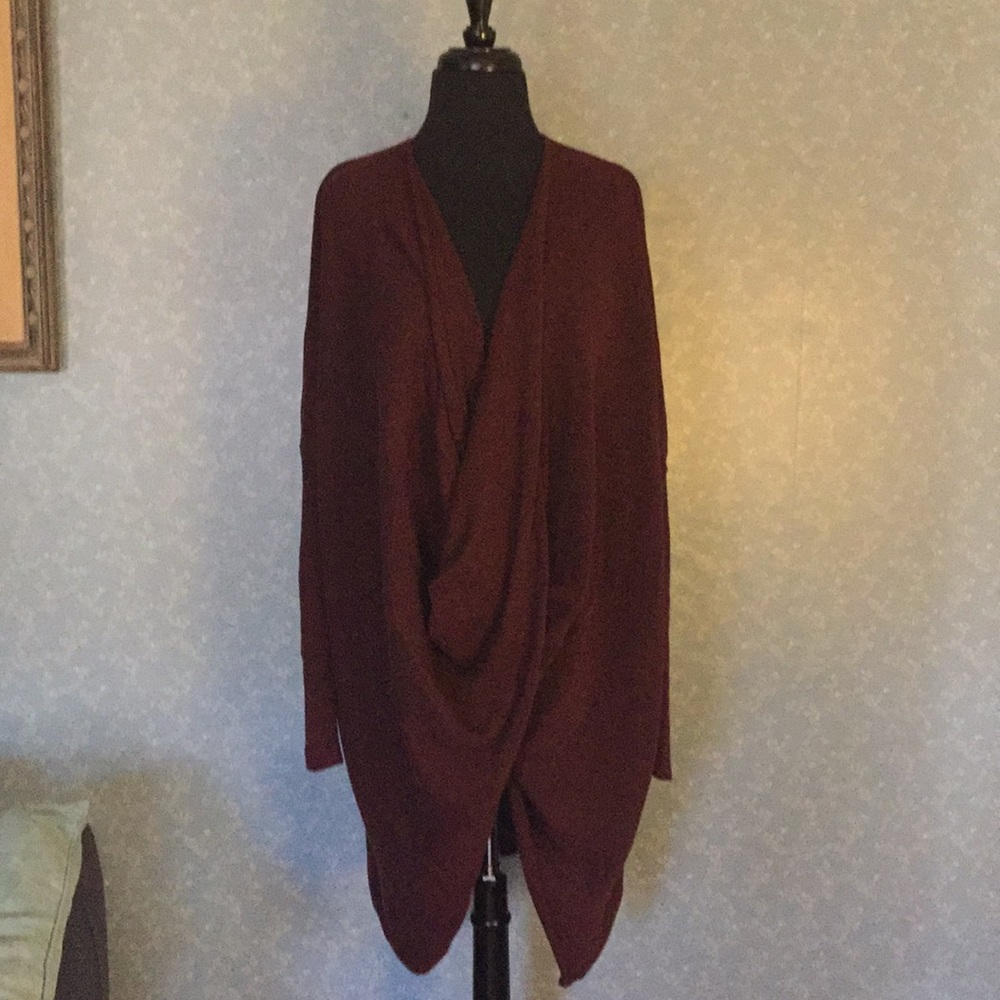 Beautiful High-Low wine wrap look Cecico sweater