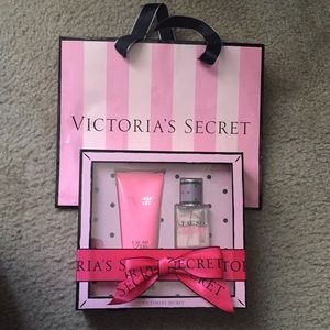 NEW VS EAU SO SEXY Gift Set